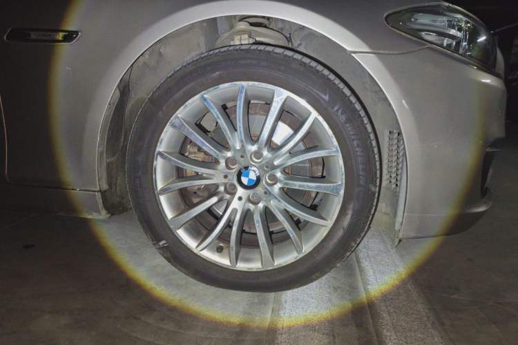 Used BMW 5 Series 2014 525Li Luxury Design Package Right Front Wheel Hub