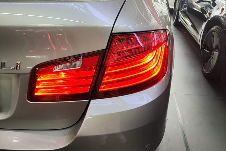 Used BMW 5 Series 2014 525Li Leading Model Right Rear Taillight