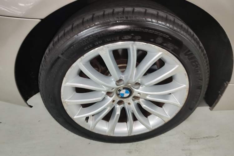 Used BMW 5 Series 2014 525Li Luxury Design Package Right Rear Wheel Hub