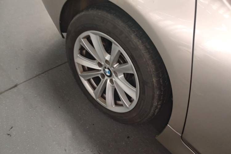 Used BMW 5 Series 2014 520Li Elegant Model Right Rear Wheel Hub