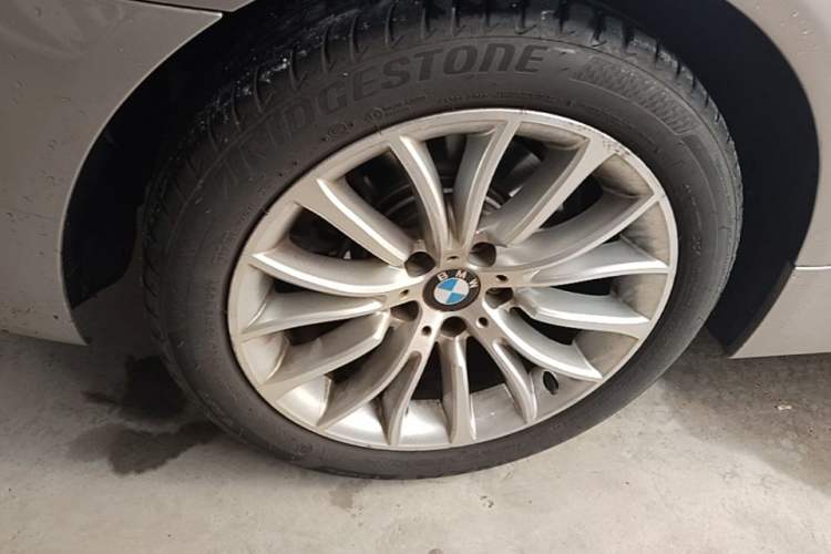 Used BMW 5 Series 2014 525Li Luxury Design Package Right Rear Wheel Hub