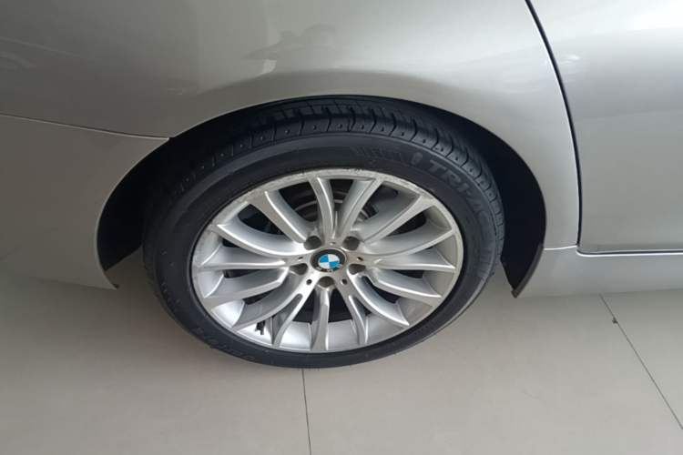 Used BMW 5 Series 2014 525Li Luxury Design Package Right Rear Wheel Hub