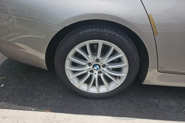 Used BMW 5 Series 2014 525Li Luxury Design Package Right Rear Wheel Hub