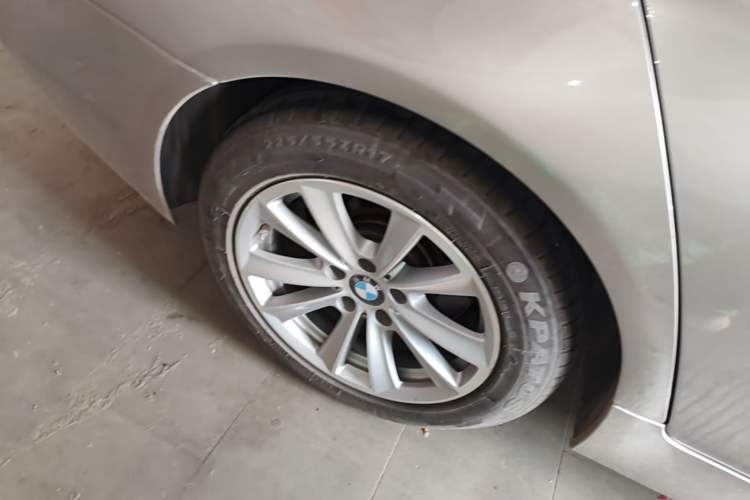 Used BMW 5 Series 2014 520Li Elegant Model Right Rear Wheel Hub
