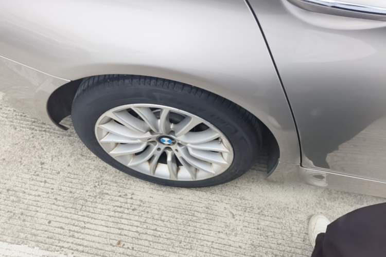 Used BMW 5 Series 2014 525Li Luxury Design Package Right Rear Wheel Hub