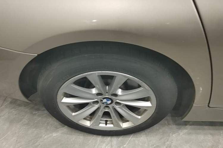 Used BMW 5 Series 2014 520i Elegant Edition Right Rear Wheel Hub