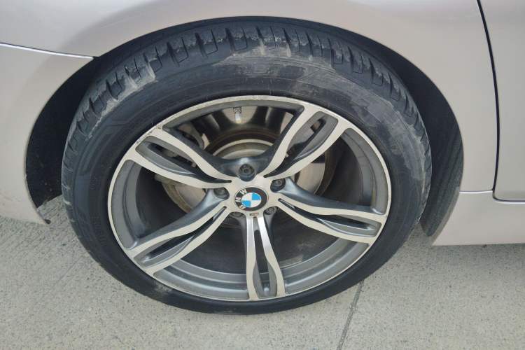 Used BMW 5 Series 2014 520Li Elegant Model Right Rear Wheel Hub