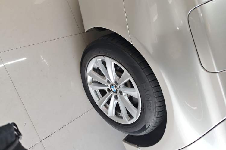 Used BMW 5 Series 2014 520i Elegant Edition Right Rear Wheel Hub