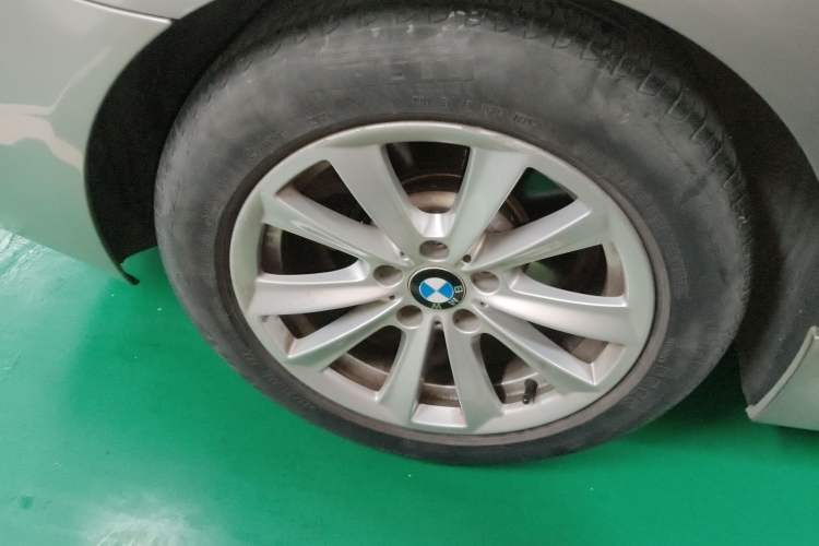Used BMW 5 Series 2014 520i Elegant Edition Right Rear Wheel Hub
