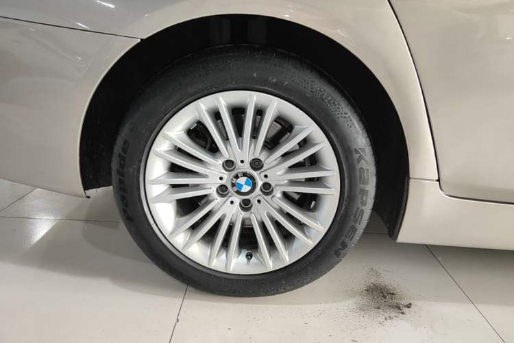Used BMW 5 Series 2014 525Li Leading Model Right Rear Wheel Hub