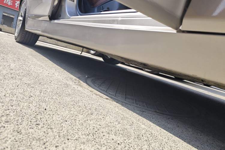 Used BMW 5 Series 2014 520Li Elegant Model Right Side Sill