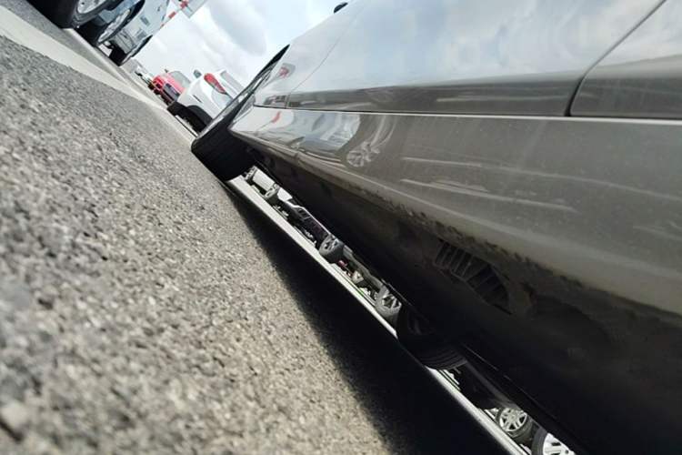 Used BMW 5 Series 2014 520Li Elegant Model Right Side Sill