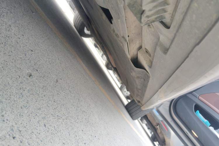 Used BMW 5 Series 2014 520Li Elegant Model Right Side Sill