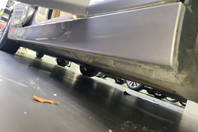 Used BMW 5 Series 2014 525Li Leading Model Right Side Sill