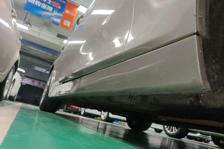 Used BMW 5 Series 2014 520i Elegant Edition Right Side Sill