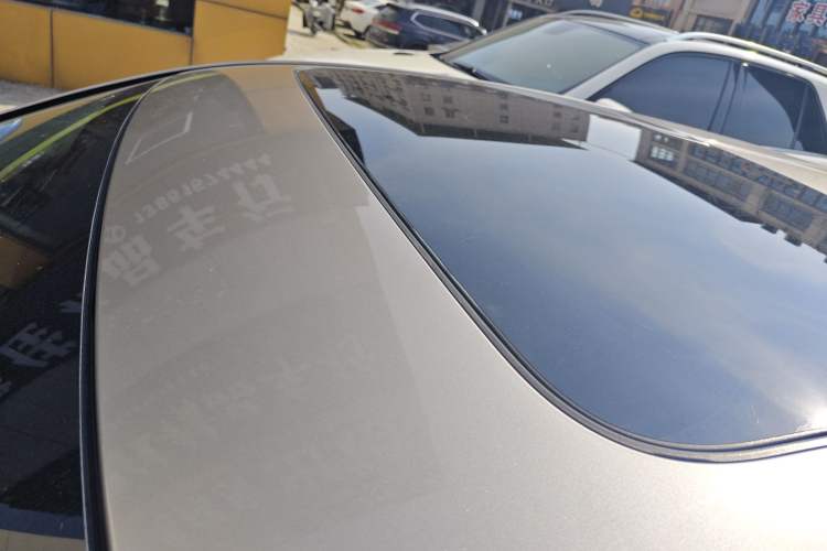 Used BMW 5 Series 2014 520Li Elegant Model Roof
