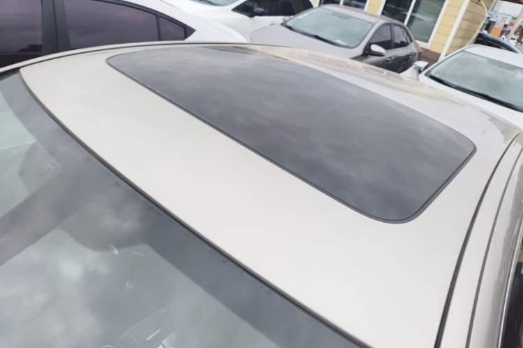 Used BMW 5 Series 2014 525Li Luxury Design Package Roof