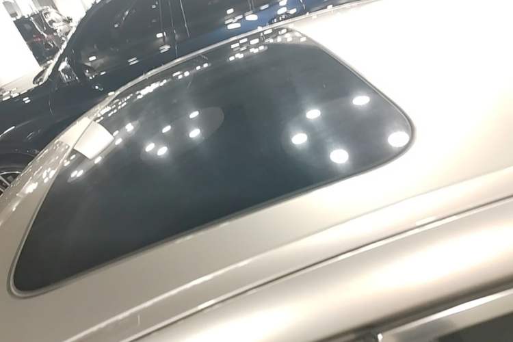 Used BMW 5 Series 2014 520i Elegant Edition Roof