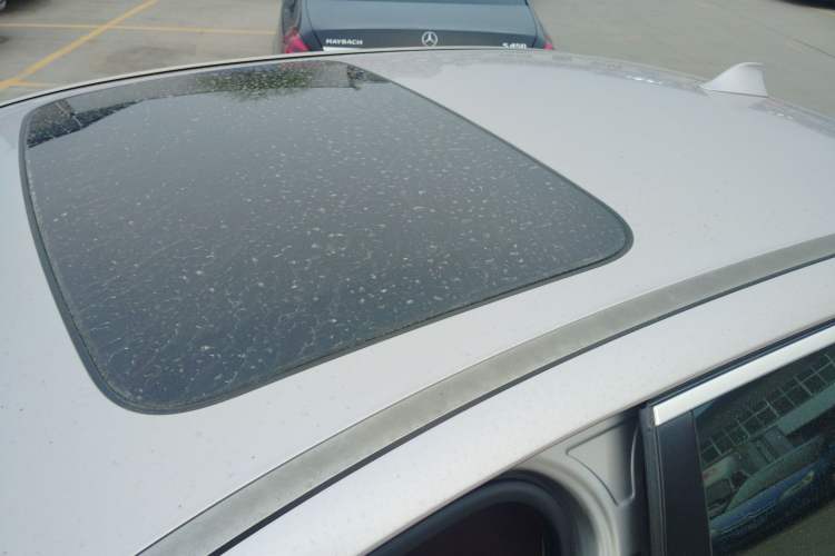 Used BMW 5 Series 2014 520Li Elegant Model Roof