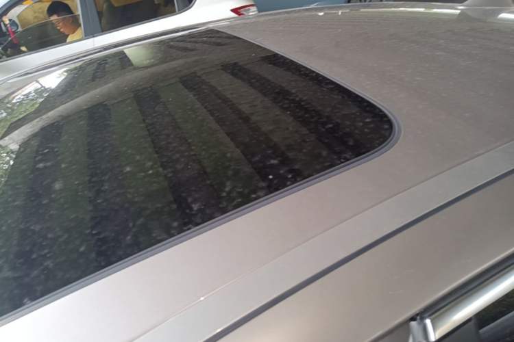 Used BMW 5 Series 2014 525Li Leading Model Roof