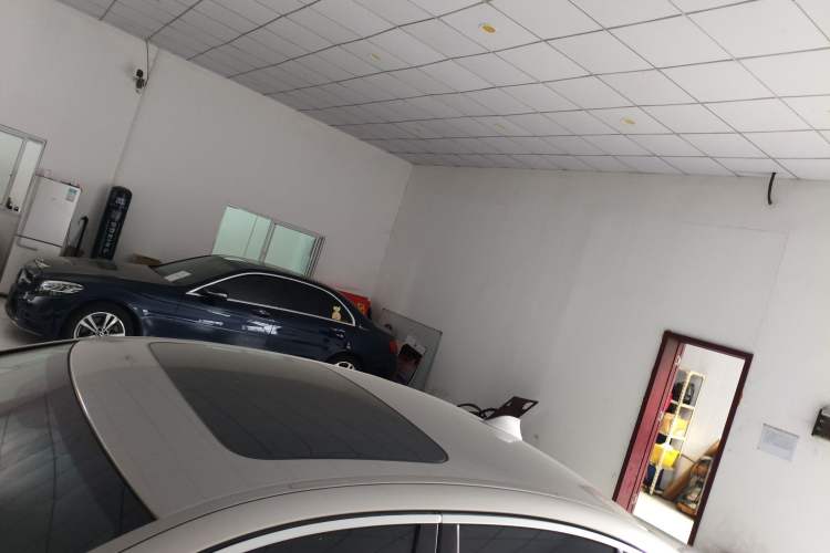 Used BMW 5 Series 2014 520i Elegant Edition Roof