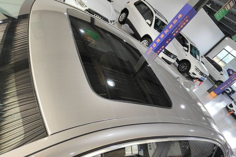 Used BMW 5 Series 2014 525Li Leading Model Roof