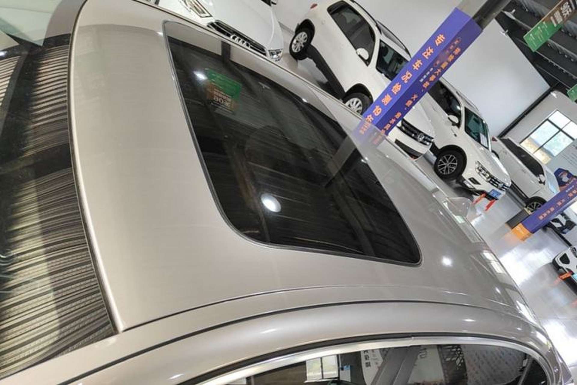 Used BMW 5 Series 2014 525Li Leading Model Roof