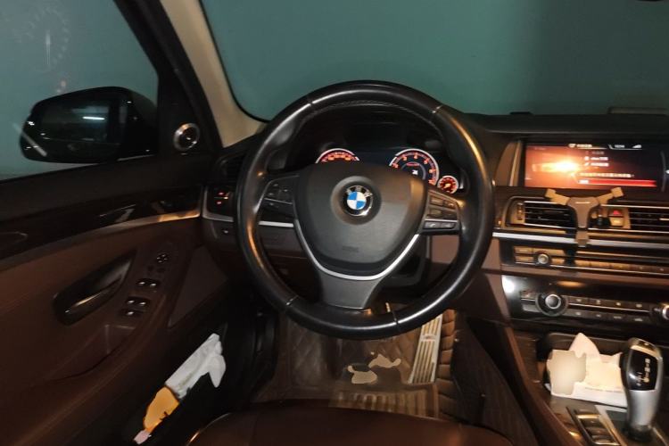 Used BMW 5 Series 2014 525Li Luxury Design Package Steering Wheel