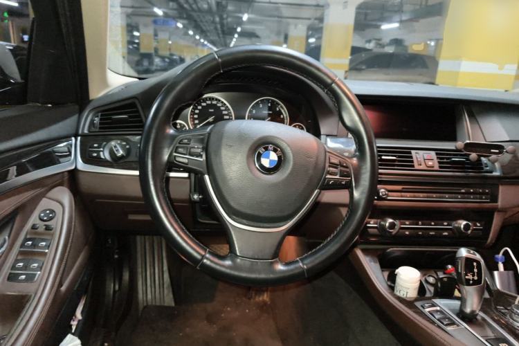 Used BMW 5 Series 2014 525Li Luxury Design Package Steering Wheel