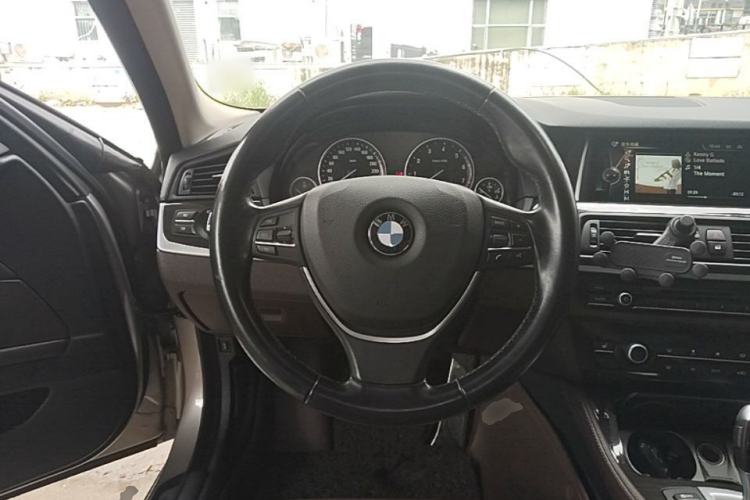 Used BMW 5 Series 2014 525Li Luxury Design Package Steering Wheel