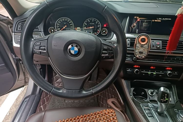 Used BMW 5 Series 2014 525Li Luxury Design Package Steering Wheel