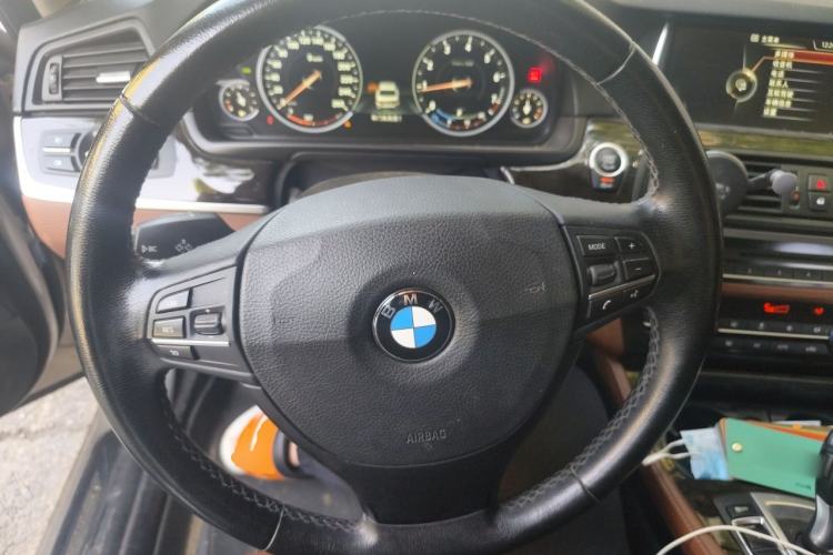 Used BMW 5 Series 2014 525Li Leading Model Steering Wheel