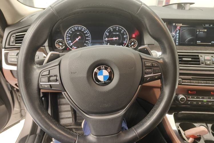 Used BMW 5 Series 2014 535Li Leading Model Steering Wheel
