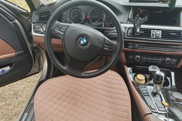 Used BMW 5 Series 2014 525Li Luxury Design Package Steering Wheel