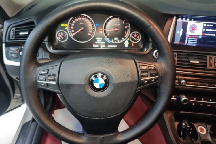 Used BMW 5 Series 2014 525Li Leading Model Steering Wheel