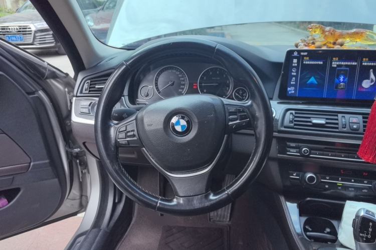 Used BMW 5 Series 2014 525Li Luxury Design Package Steering Wheel