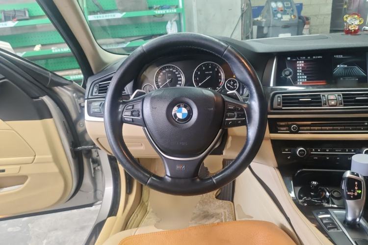 Used BMW 5 Series 2014 535Li Leading Model Steering Wheel