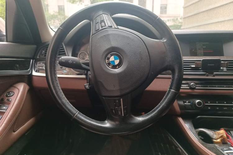 Used BMW 5 Series 2014 525Li Leading Model Steering Wheel