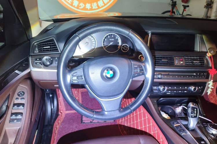 Used BMW 5 Series 2014 525Li Luxury Design Package Steering Wheel