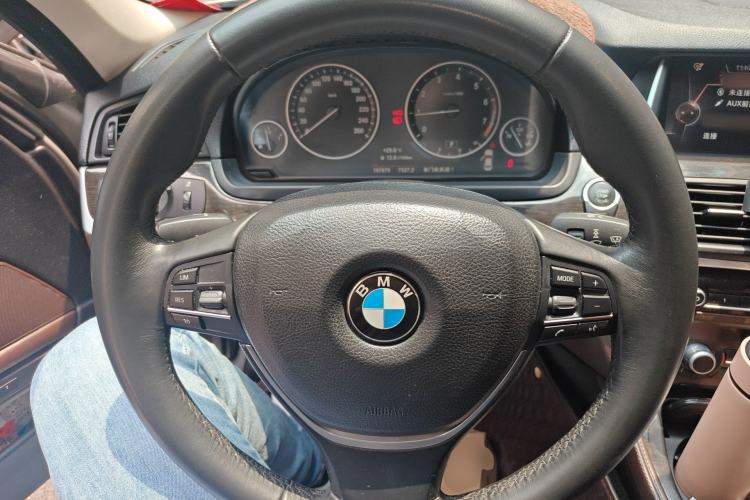 Used BMW 5 Series 2014 525Li Luxury Design Package Steering Wheel