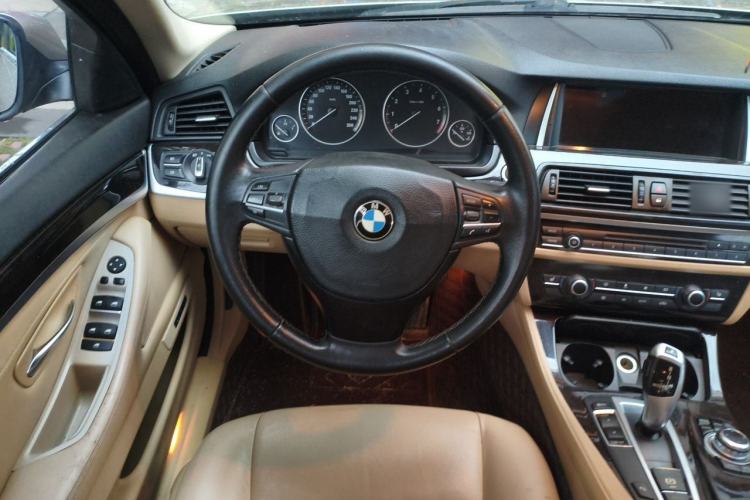 Used BMW 5 Series 2014 525Li Leading Model Steering Wheel