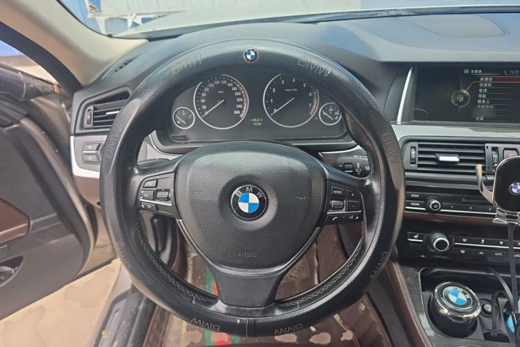Used BMW 5 Series 2014 525Li Luxury Design Package Steering Wheel
