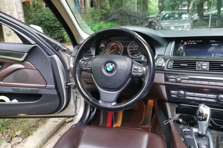 Used BMW 5 Series 2014 525Li Luxury Design Package Steering Wheel