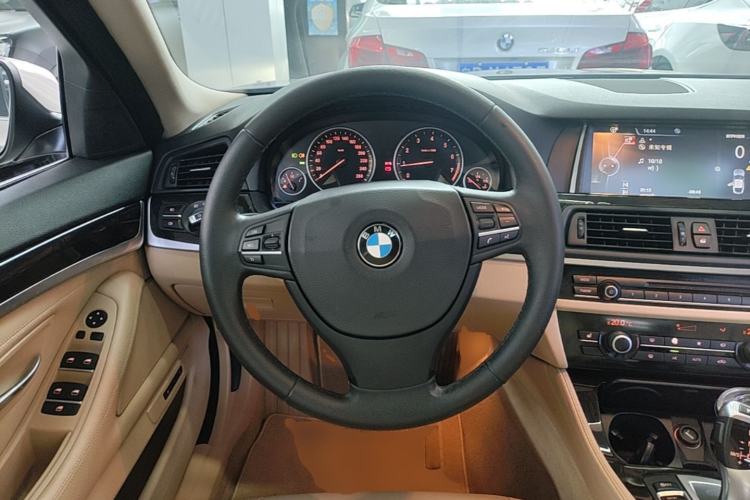 Used BMW 5 Series 2014 525Li Leading Model Steering Wheel