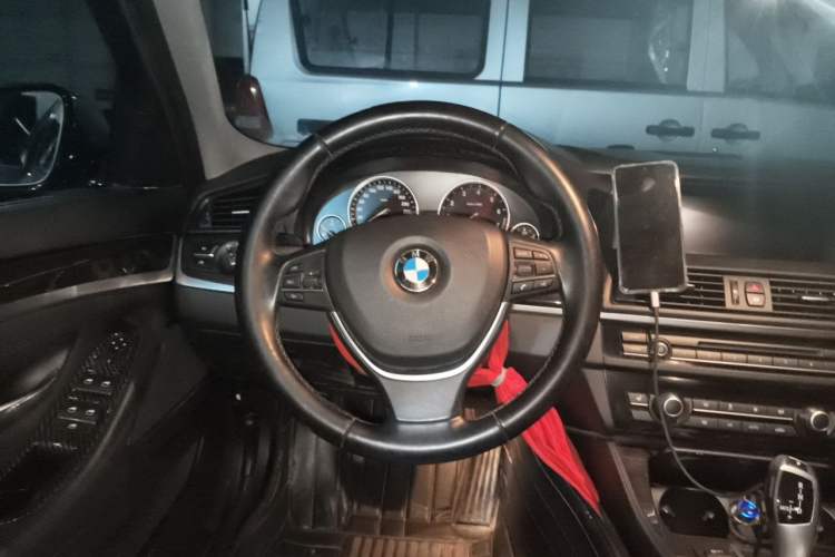 Used BMW 5 Series 2014 525Li Leading Model Steering Wheel