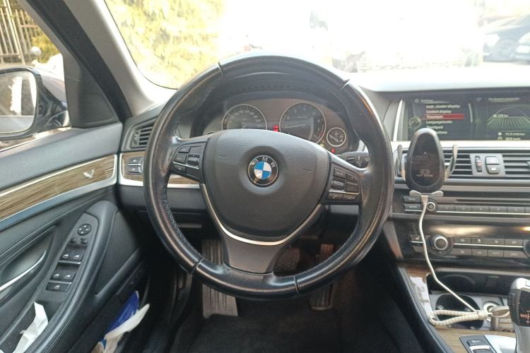 Used BMW 5 Series 2014 525Li Luxury Design Package Steering Wheel