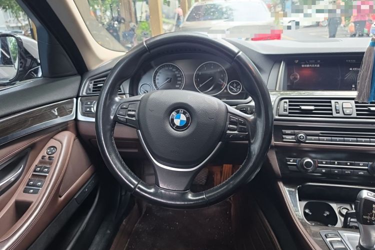 Used BMW 5 Series 2014 525Li Luxury Design Package Steering Wheel