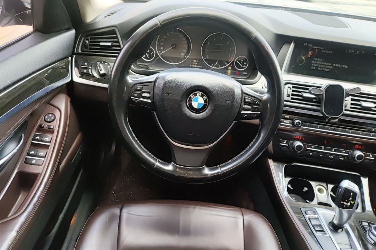 Used BMW 5 Series 2014 525Li Luxury Design Package Steering Wheel
