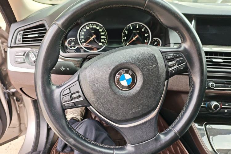 Used BMW 5 Series 2014 525Li Luxury Design Package Steering Wheel