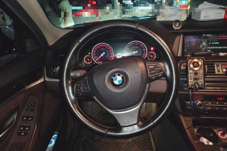 Used BMW 5 Series 2014 525Li Luxury Design Package Steering Wheel